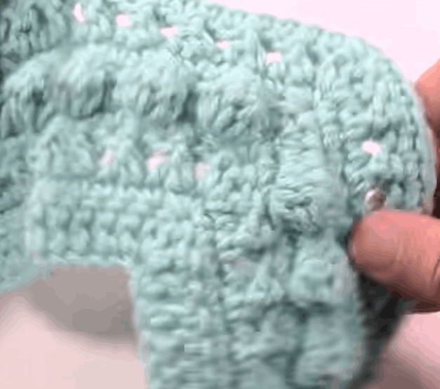 crochet-hugs-and-kisses-blanket-finished